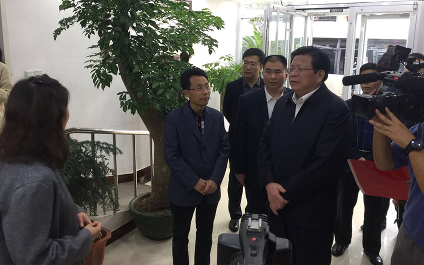 苏副市长重阳节看望济南市燕柳老年公寓老人